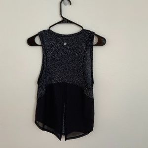 Lululemon Split Back Tank - Size 4 - Black/white